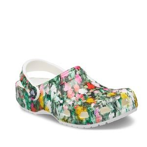 ✨NWT Crocs Floral Garden Clogs✨